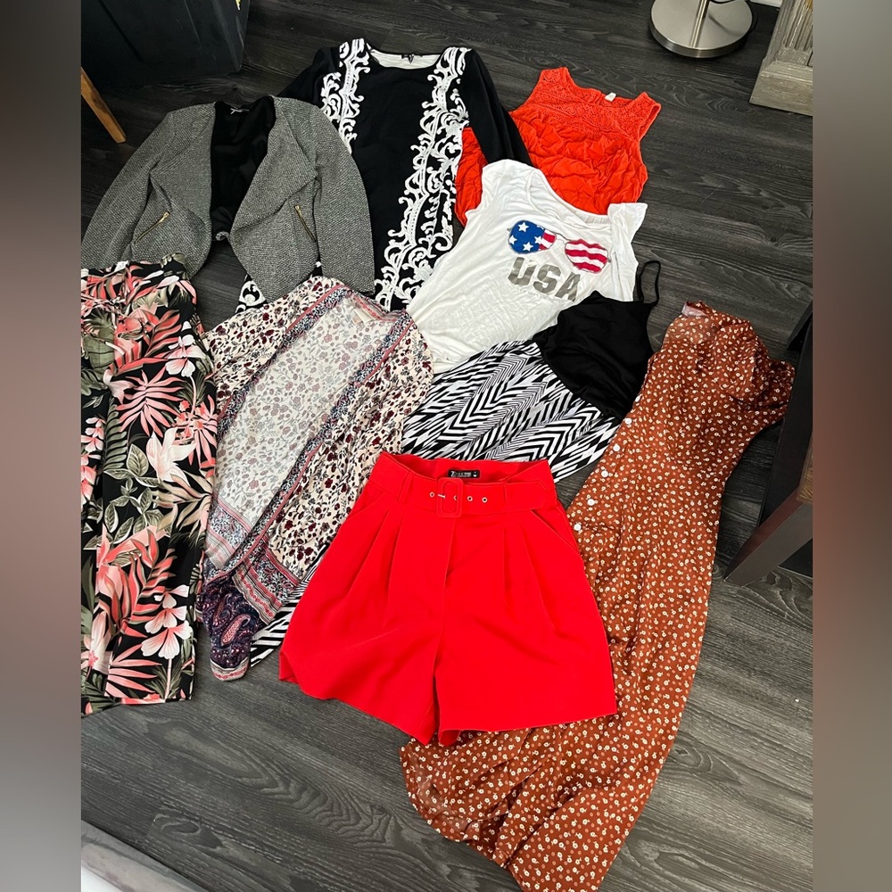 Women’s Medium clothes LOT